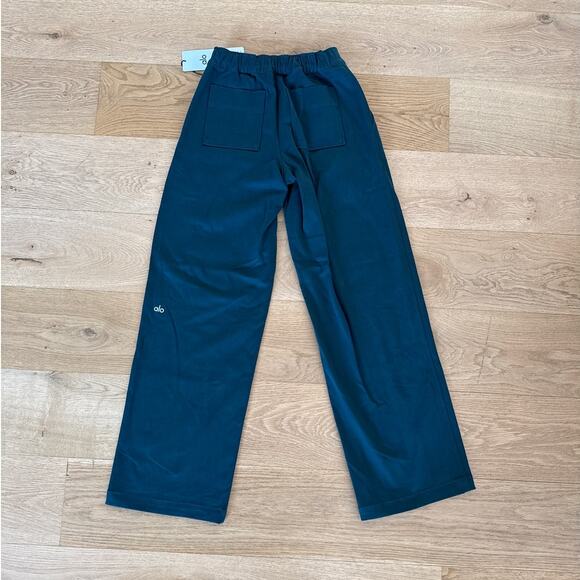 Alo Yoga - Road Tripper Trousers in Midnight Green - Picture 5 of 5